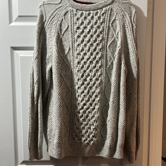 Oatmeal cable knit sweater - Picture 1 of 3